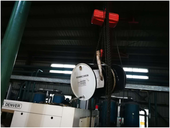 由于油品問(wèn)題導(dǎo)致油氣分離器壓差高，空壓機(jī)潤(rùn)滑油結(jié)膠，油濾堵塞，機(jī)器高溫報(bào)警(圖4)